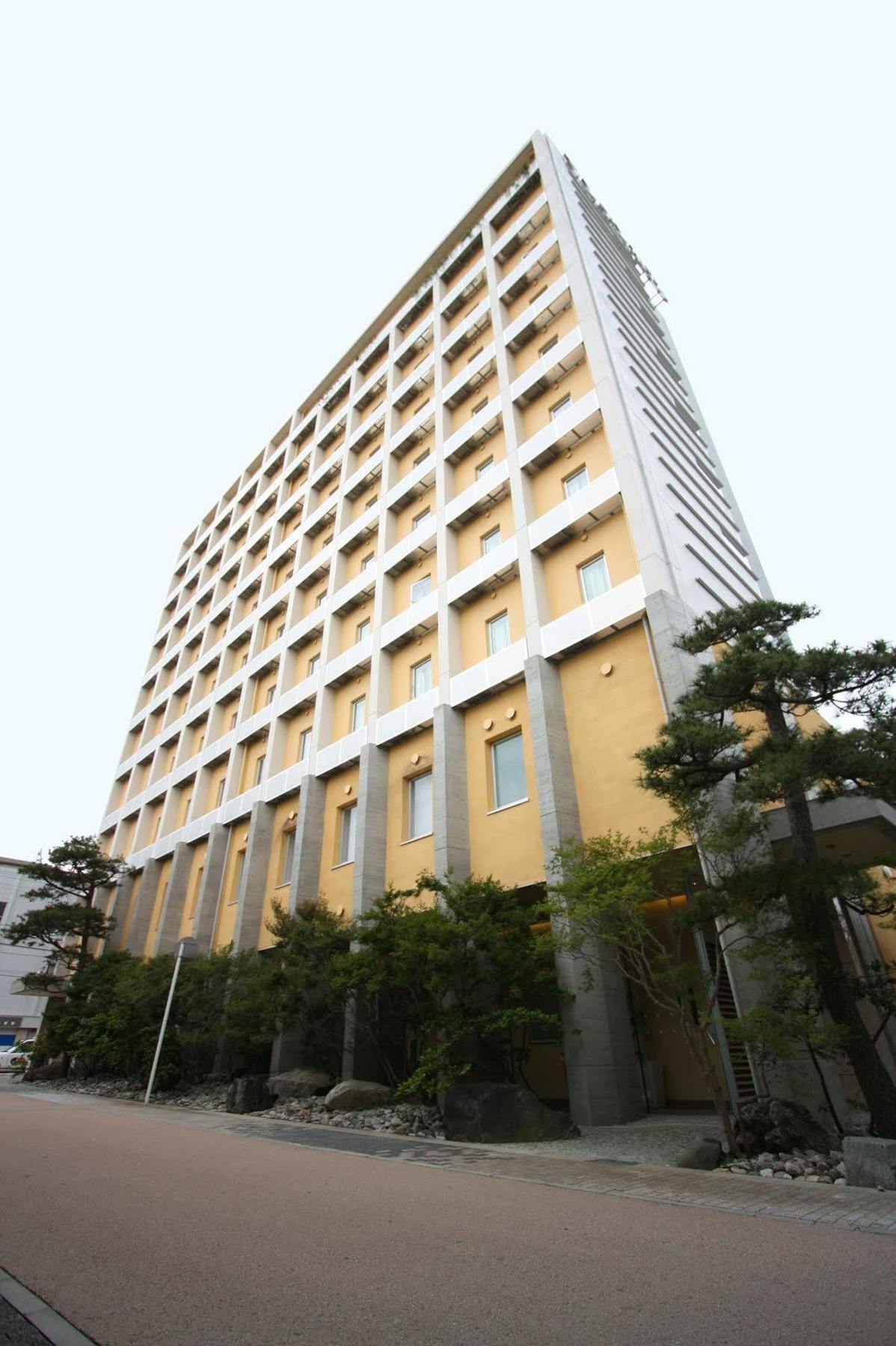 Uozu Manten Hotel Ekimae Exterior photo