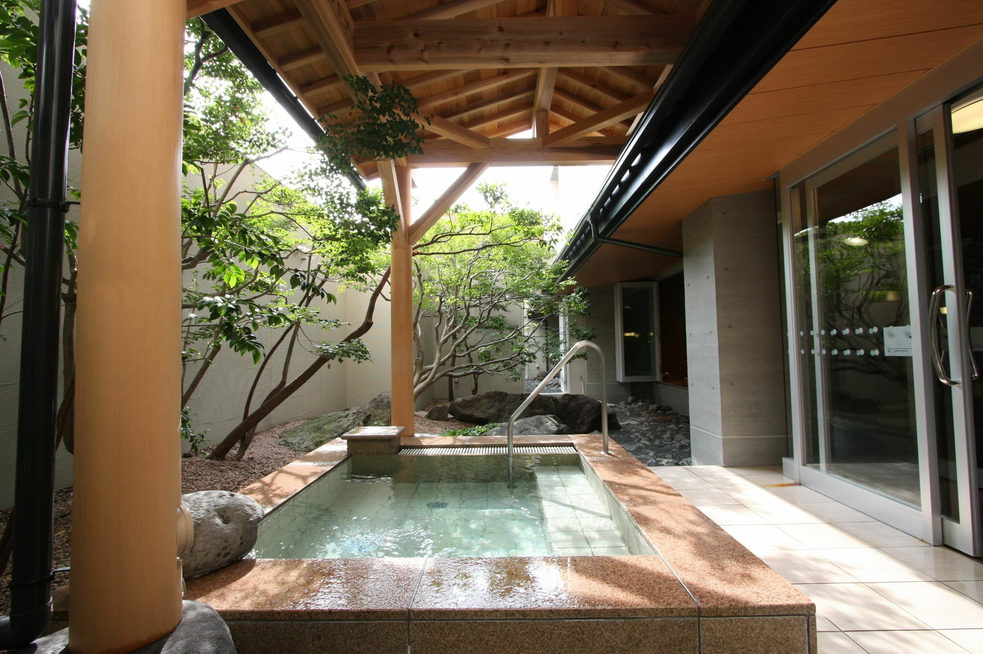 Uozu Manten Hotel Ekimae Exterior photo